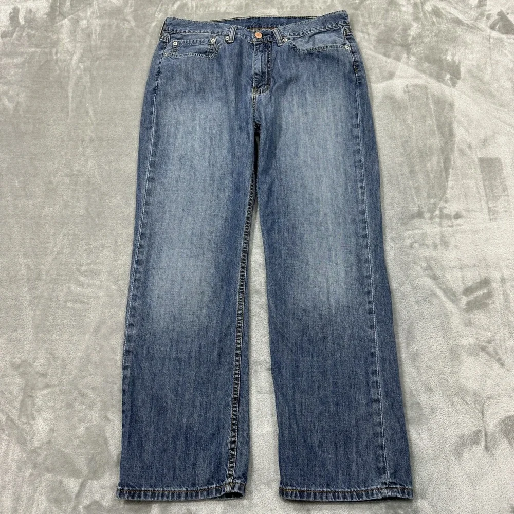 Levis Jeans Mens 34x30 Blue 514 Straight Fit Medium Wash Denim Work Logo Casual